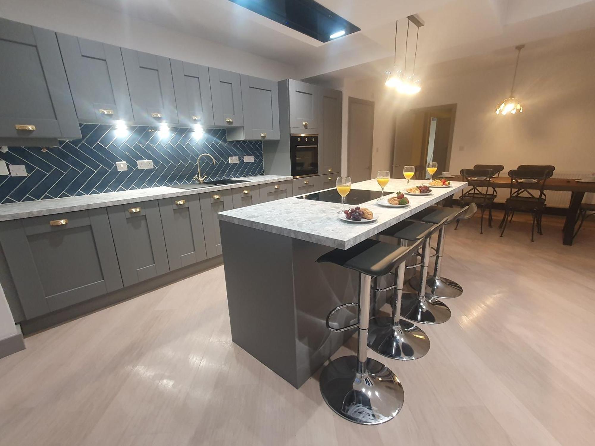 4 Bedroom Luxury House. Bike Park Wales. Secure Bike Store. Brecon Beacons Dowlais Exterior photo